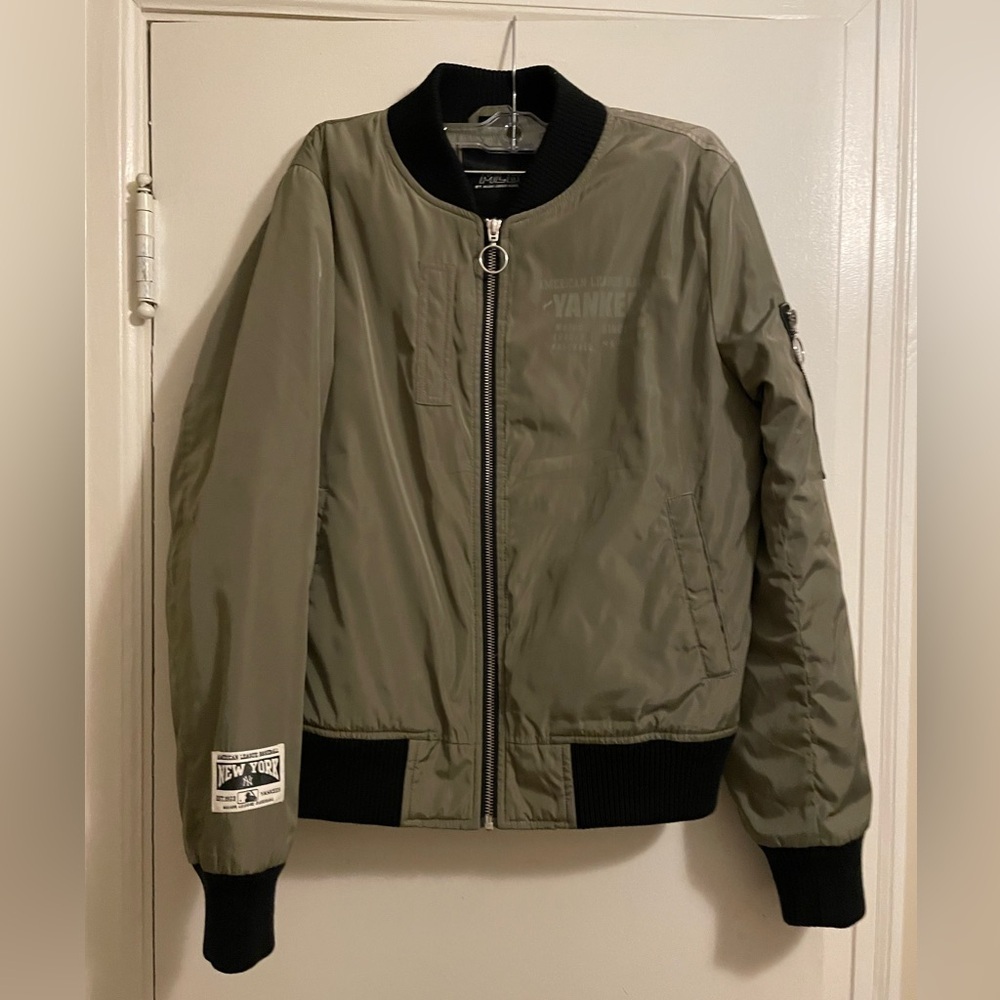 New York Yankees Major League Baseball Army Green Bomber Jacket Size Large